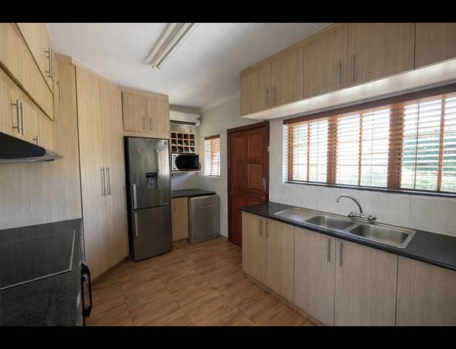 3 BEDROOM HOUSE FOR SALE IN LINCOLN MEADE